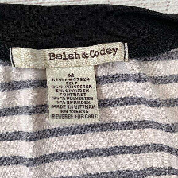 Belah & Codey women M scoopneck stripe top w/decorative shoulder buttons - Picture 9 of 12